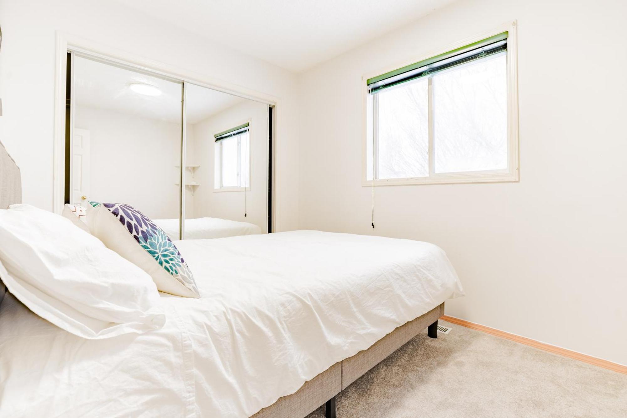 Main Floor Suite, 3 Bdr, 4Bd Spacious And Cozy YYC Exterior foto