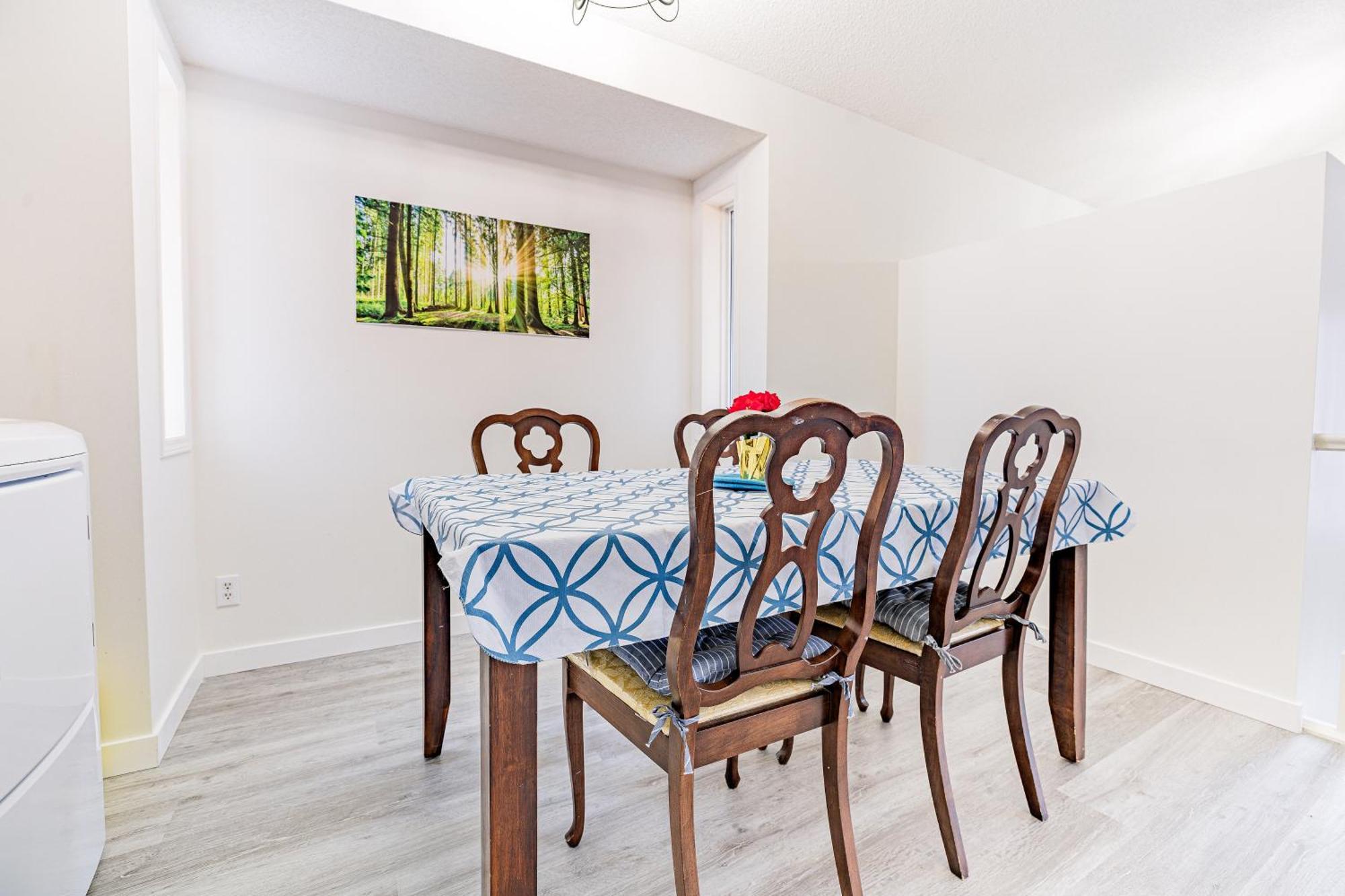 Main Floor Suite, 3 Bdr, 4Bd Spacious And Cozy YYC Exterior foto